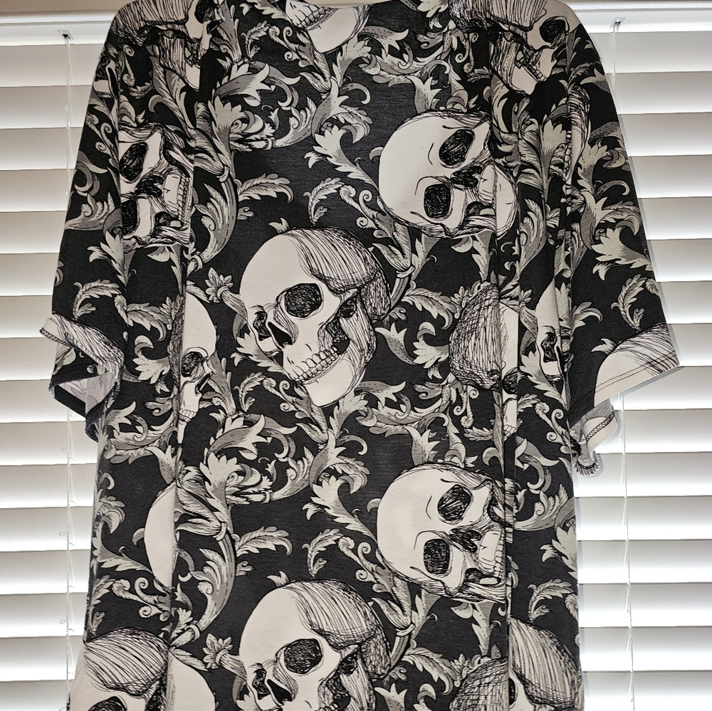 Black and White Skull Pattern Men's Shirt